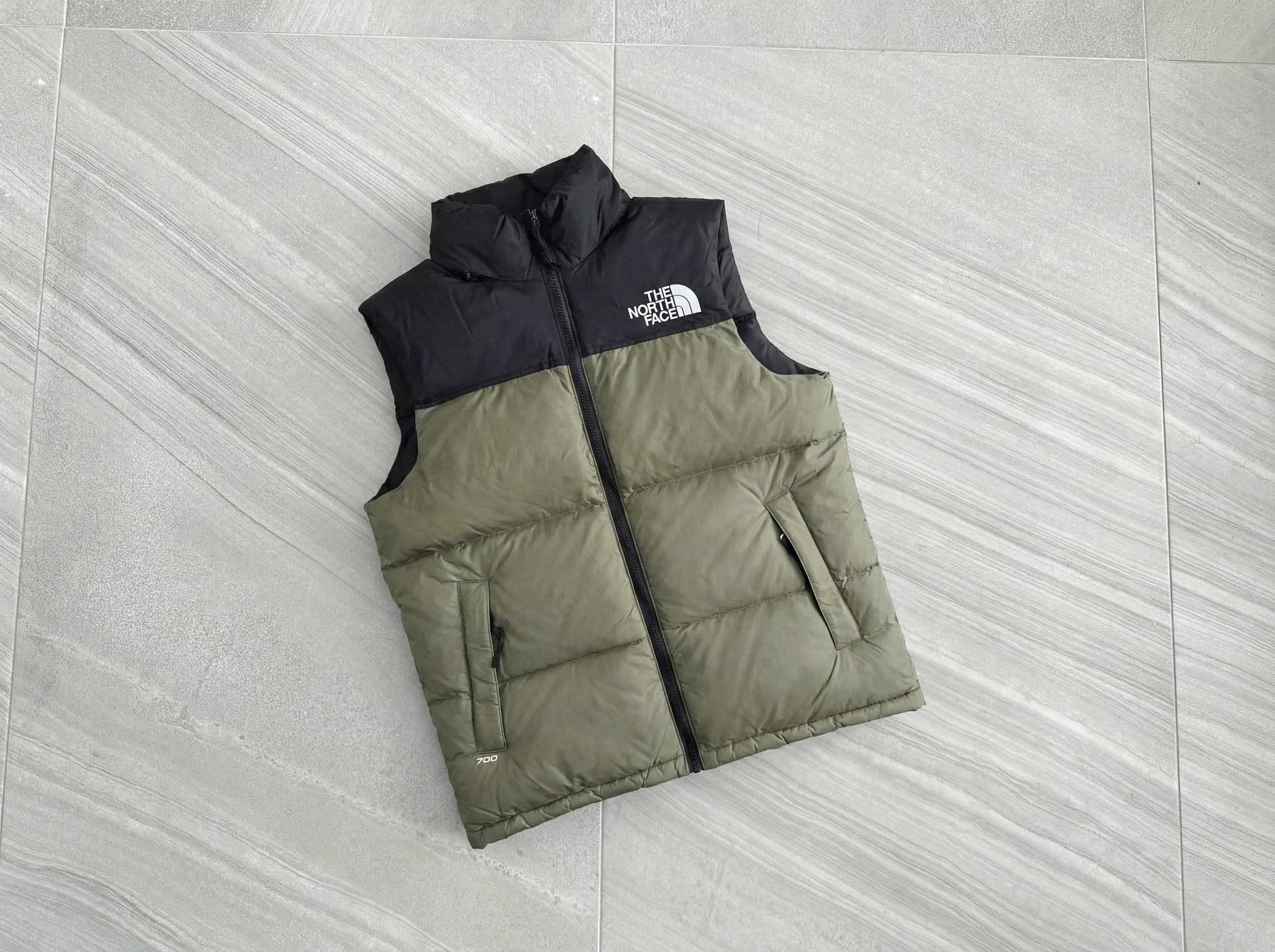 The North Face Unisex 1996 Retro Nuptse Vest – Black | Puffer Vest